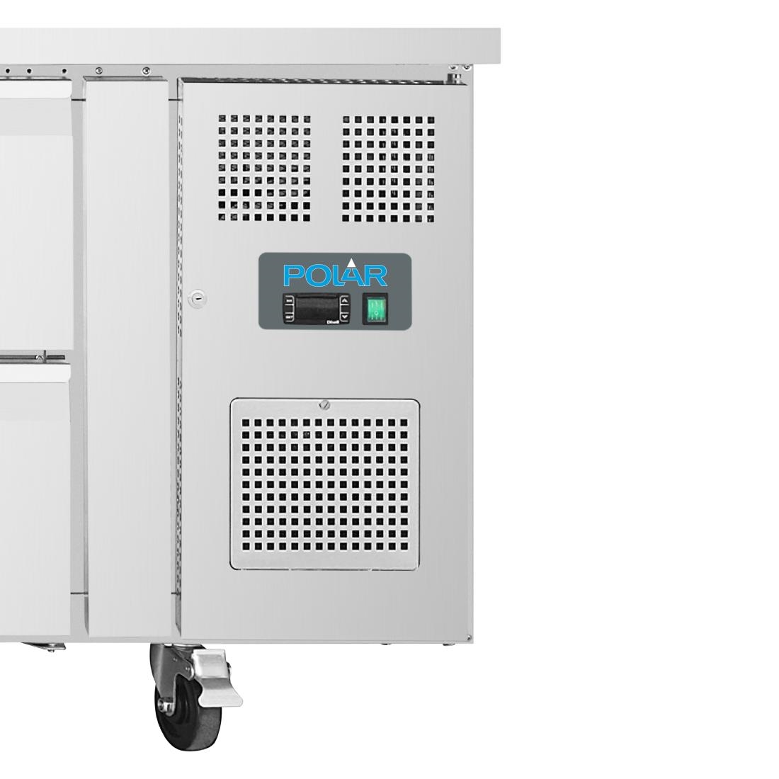 polar u serie geventileerde gekoelde gn werkbank met 6 laden Polar U-serie geventileerde gekoelde GN werkbank met 6 laden