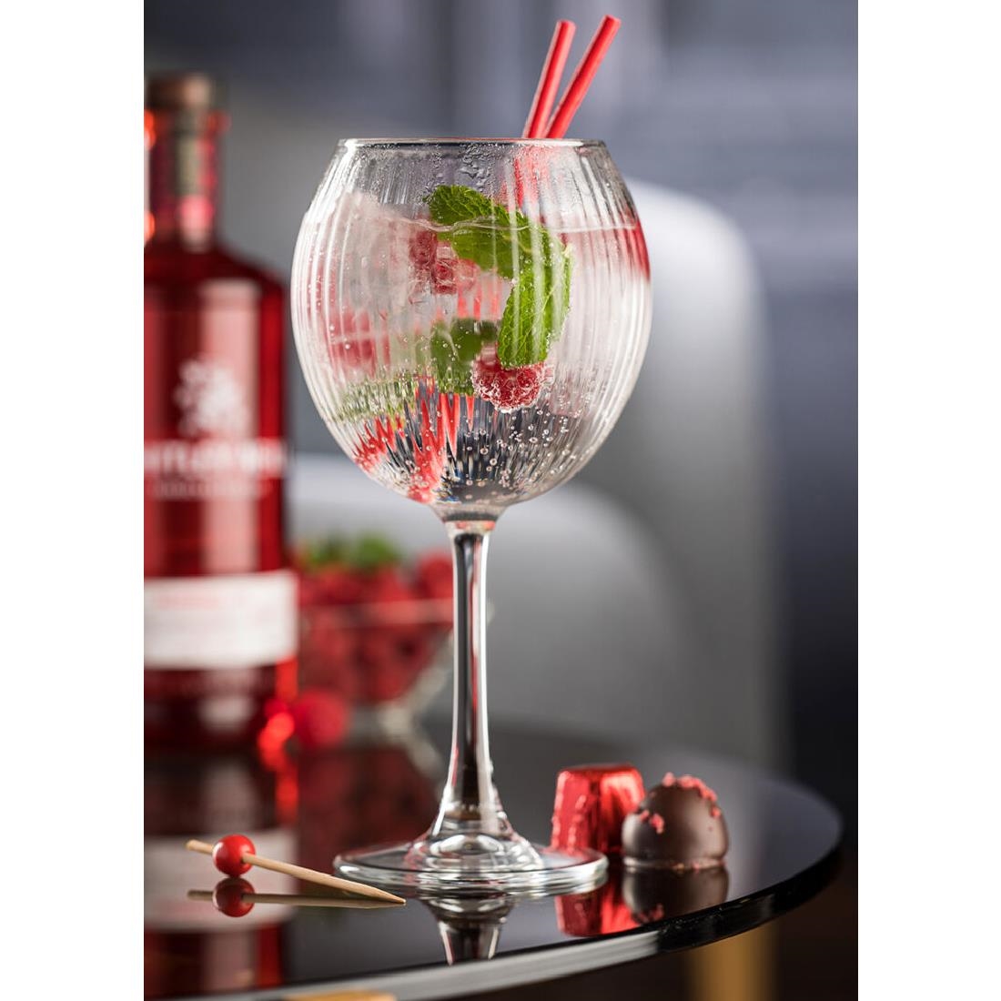 Utopia Geharde Montez-Cocktailglazen 570ml (6 stuks)