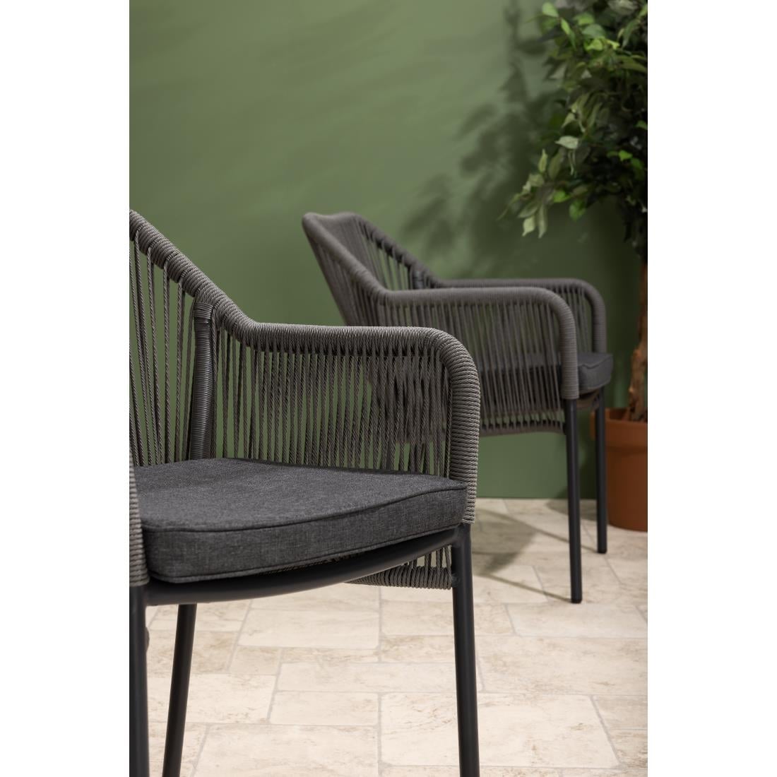 Bolero Bay PE gevlochten rattan outdoor armstoelen antraciet (2 stuks)