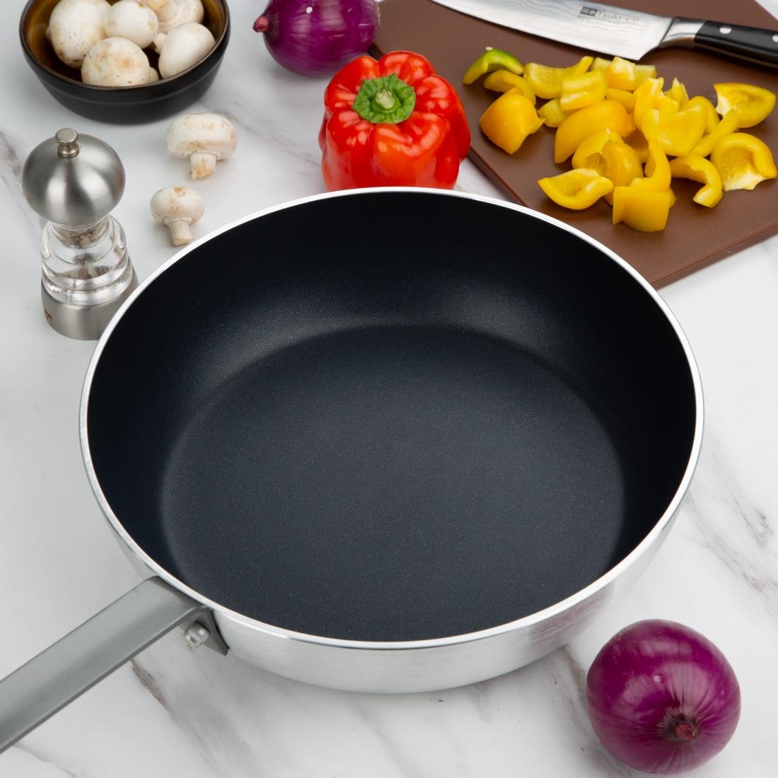 Vogue anti-aanbak aluminium conische sauteuse 32cm - Afbeelding 4